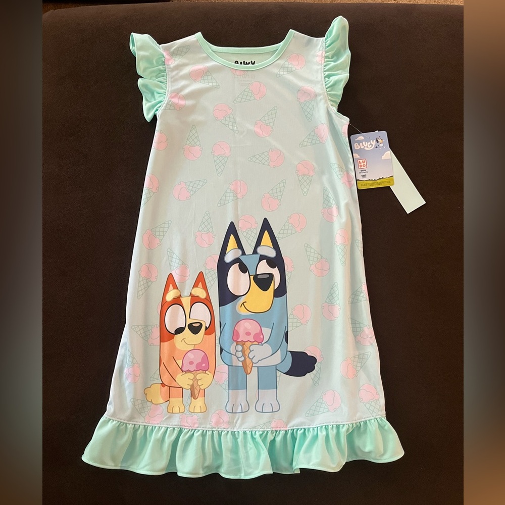 Size 10/12 Bluey nightgown